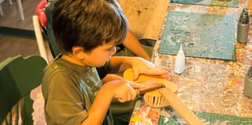 Üsküdar'da çocuk ve ebeveyn ahşap atölyesi