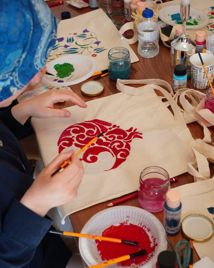 TOTE BAG PAINTING WITH THE TRADITIONAL PATTERNS POP-UP WORKSHOP