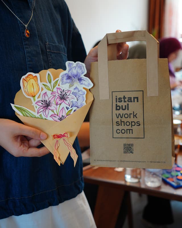 PAPER FLOWER BOUQUET WORKSHOP